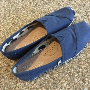 Navy Blue Toms